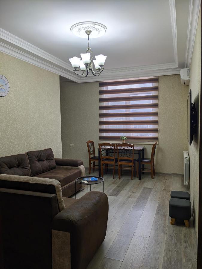 Berapartment With Mountain View Batumi Exterior foto