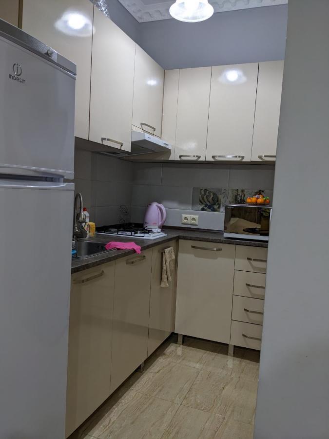 Berapartment With Mountain View Batumi Exterior foto