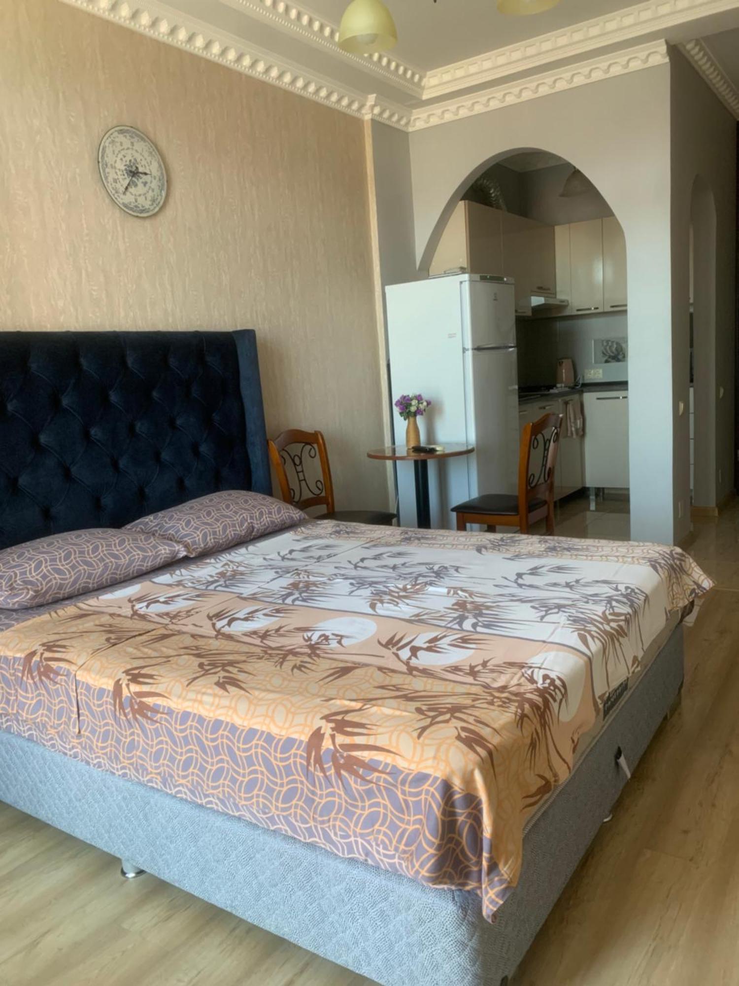 Berapartment With Mountain View Batumi Exterior foto