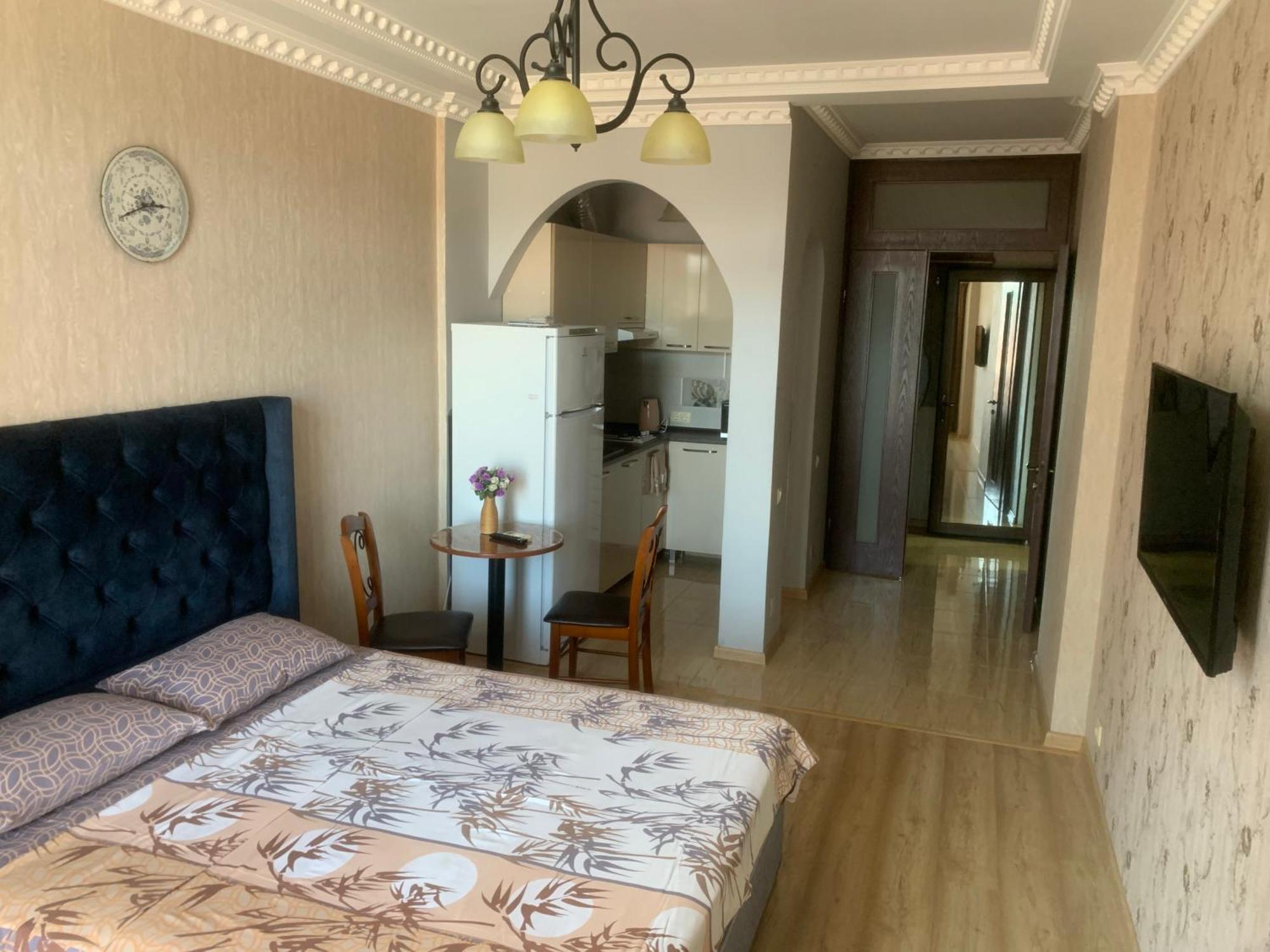 Berapartment With Mountain View Batumi Exterior foto